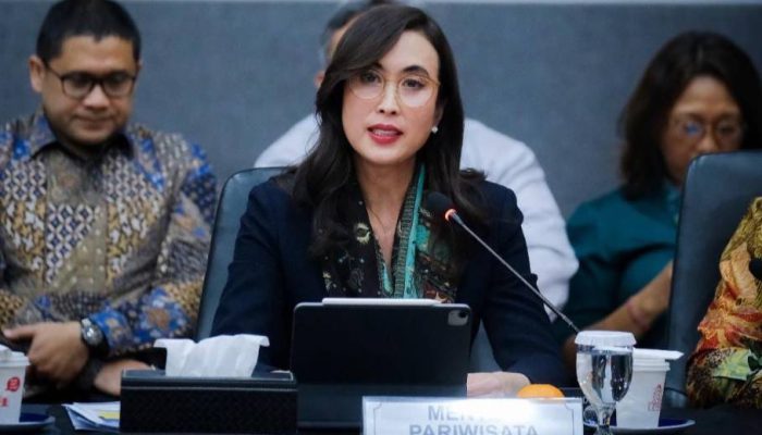 Kemenpar Catat 613 Juta Perjalanan Wisata di Kuartal II-2025