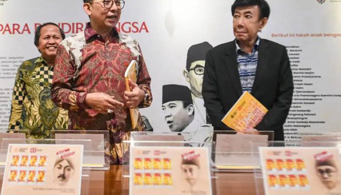 Kemenbud Rayakan HUT RI dengan Prangko Khusus Pendiri Bangsa