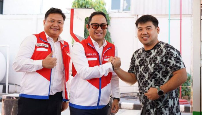 Pertamina Patra Niaga Rayakan HUT ke-80 RI Bersama Komunitas Ojol Surabaya