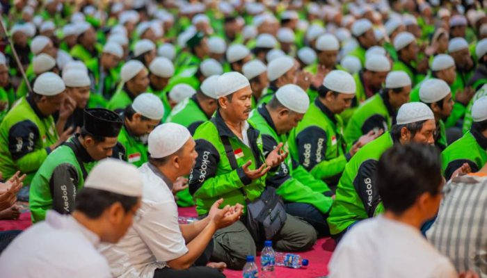 Meneladani Nabi, Ribuan Driver Gojek Doakan Persatuan Indonesia