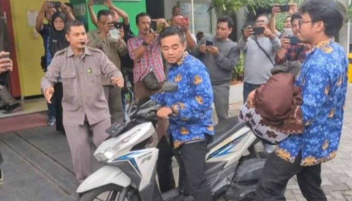 13 Siswa SMAN 2 Lamongan Diduga Keracunan Makanan, Sebagian Dilarikan ke Rumah Sakit