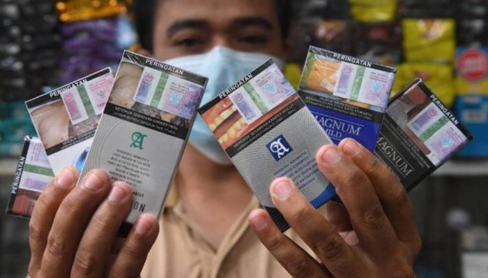 Menkeu Heran Tarif Cukai Rokok Tinggi, Fokus Berantas Rokok Ilegal.