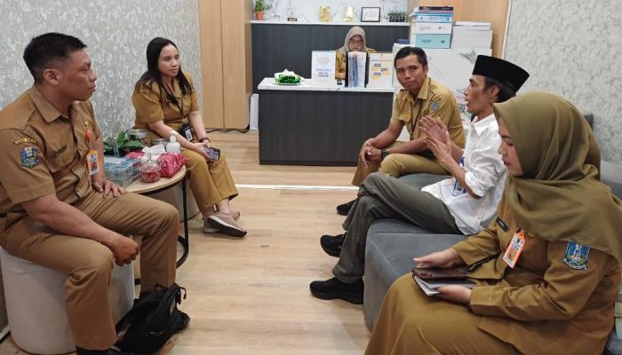 Peringati Right to Know Day, Komisi Informasi Jatim Nobatkan 15 Desa sebagai ‘Desa Terang’