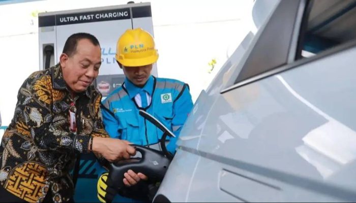 PLN Perkuat Infrastruktur EV, SPKLU Center Pertama Berdiri di Jatim