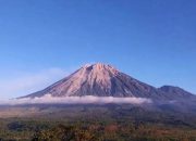 Warga Sekitar Semeru Diminta Waspada Potensi Jutaan Meter Kubik Material Vulkanik