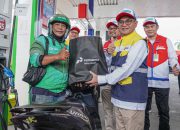 Pertamina Patra Niaga Gelar Program Berbagi untuk Pengemudi Ojol di Surabaya