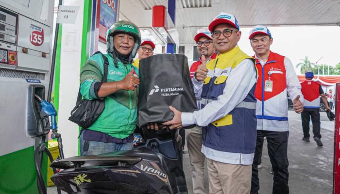 Pertamina Patra Niaga Gelar Program Berbagi untuk Pengemudi Ojol di Surabaya