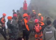 Tim SAR Temukan Ponsel Kopilot Pesawat ATR 42-500 di Gunung Bulusaraung