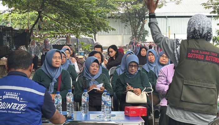 TPS Gandeng Bank Sampah Perak Barat, Edukasi Warga Sidotopo Wetan Kelola Sampah