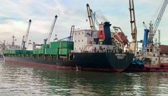 Uji Coba EAZI di Tanjung Perak Tunjukkan Hasil Positif, Antrean Kapal Berkurang