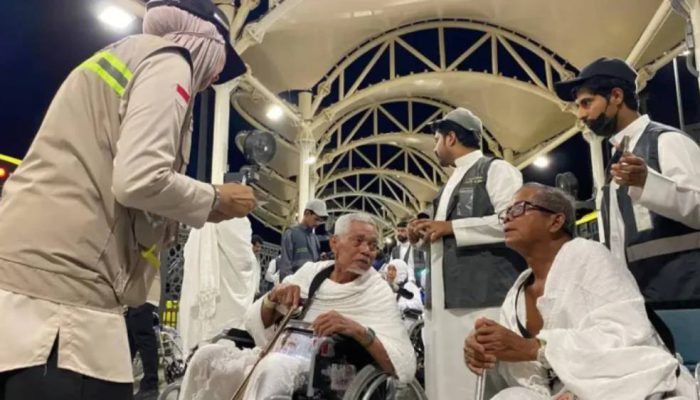 Tarif Kursi Roda di Masjidil Haram Meroket Saat Jemaah Padat