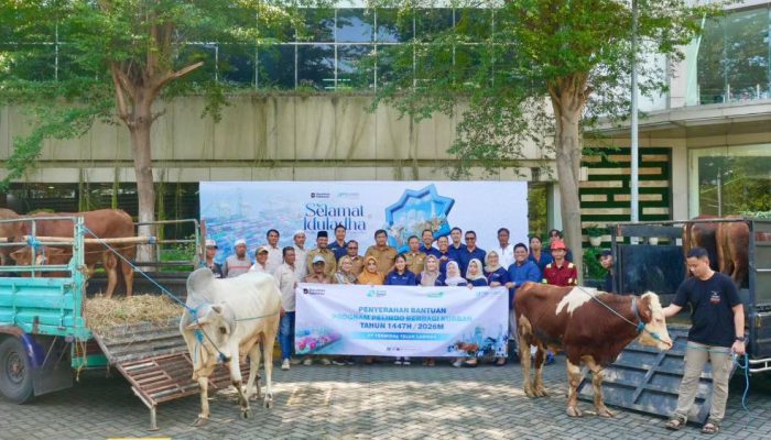 PT Terminal Teluk Lamong dan Terminal Kelolaan Serahkan Hewan Kurban ke 11 Lokasi