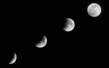 Malam Ini, Warga Surabaya Bisa Saksikan Fenomena Blue Moon di Langit Kota