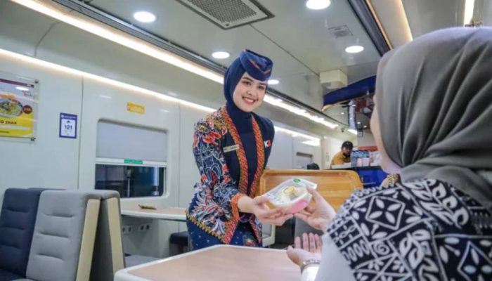 KAI Services Gandeng UMKM Lokal, Kuliner Banyuwangi Kini Tersedia di Empat Rute KA
