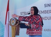 Prabowo Ganti Kepala Badan Gizi Nasional, Nanik Sudaryati Deyang Ditunjuk Pimpin BGN.