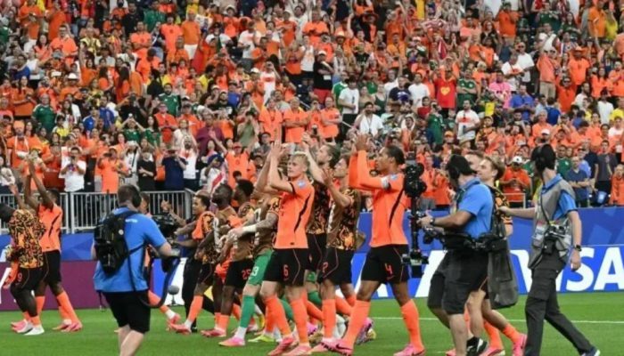 Menang 5-1 atas Swedia, Frenkie de Jong Sindir Keras Kritikus Sepak Bola