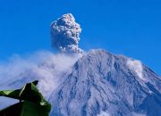 Status Masih Siaga, Gunung Semeru Alami Lima Kali Erupsi dalam Beberapa Jam