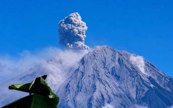 Status Masih Siaga, Gunung Semeru Alami Lima Kali Erupsi dalam Beberapa Jam