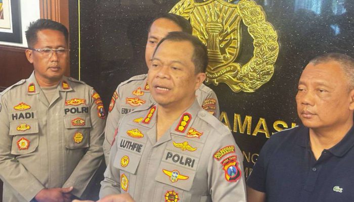 Polrestabes Surabaya Tetapkan 4 Tersangka, 6 Peserta Demo Positif Sabu