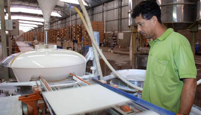 ASAKI Sambut Penurunan Harga LNG, Biaya Produksi Keramik Diproyeksi Turun hingga 40 Persen