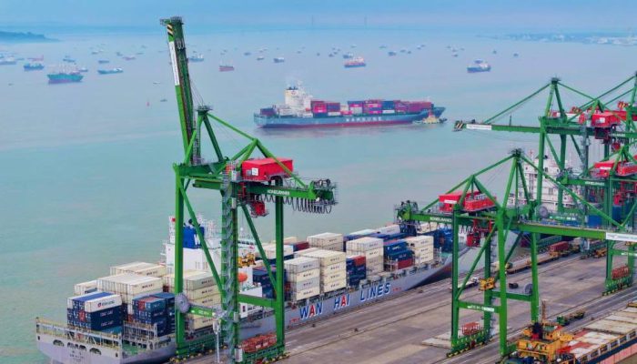 Terminal Teluk Lamong Catat Throughput 1,2 Juta TEUs, Tumbuh 13 Persen dan Perkuat Hub Logistik Jawa Timur