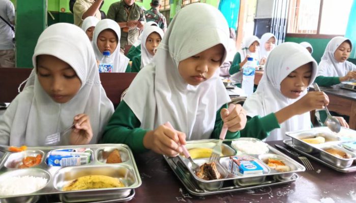 Pemerintah Pangkas Anggaran MBG, Purbaya Sebut Efisiensi Besar-besaran Jadi Arahan Presiden