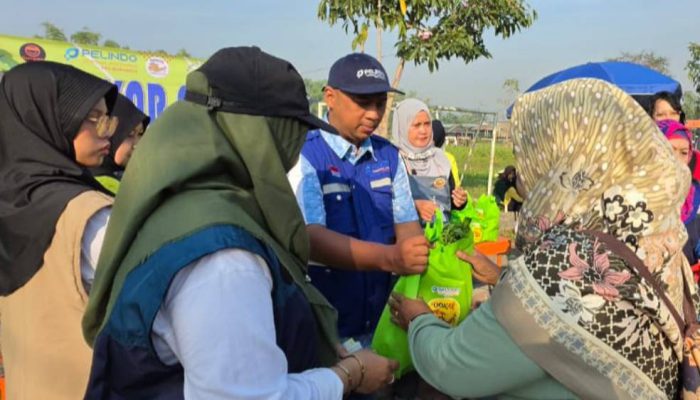 TPS Dukung Program DOKAR di Lakarsantri, Warga Bisa Tebus Paket Pangan Bergizi Rp2.000