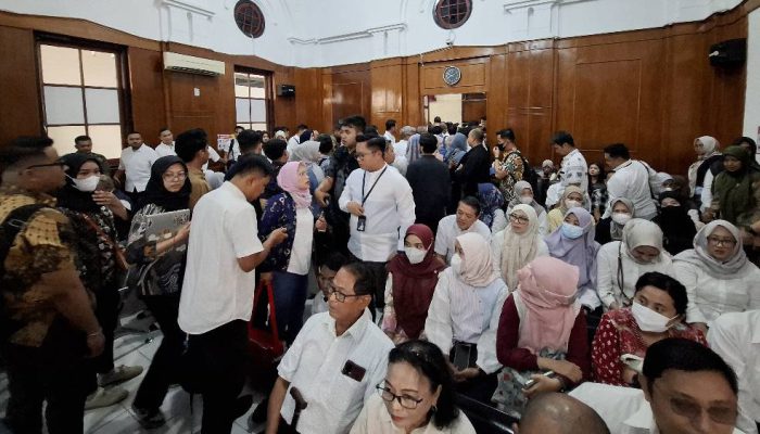 Kawal Proses Hukum, Puluhan Pegawai Pelindo Datangi PN Surabaya