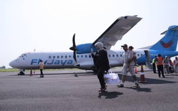 Abu Vulkanik Anak Krakatau Mengancam Bisnis Maskapai, Kerugian Tembus Rp130 Miliar