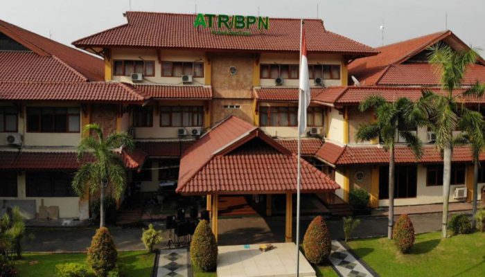 KPK Geledah BPN Jatim Hampir 11 Jam, Bawa Dokumen dan Perangkat Elektronik