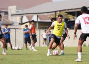 De Red FC Hadapi Persis Solo, Aji Santoso Minta Pemain Tampil Maksimal