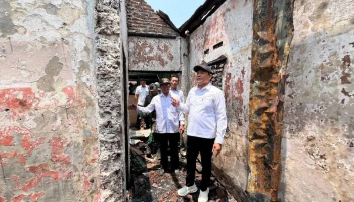 Rumah Warga Sukodono Rusak Parah akibat Kebakaran, Pemkab Sidoarjo Turun Tangan