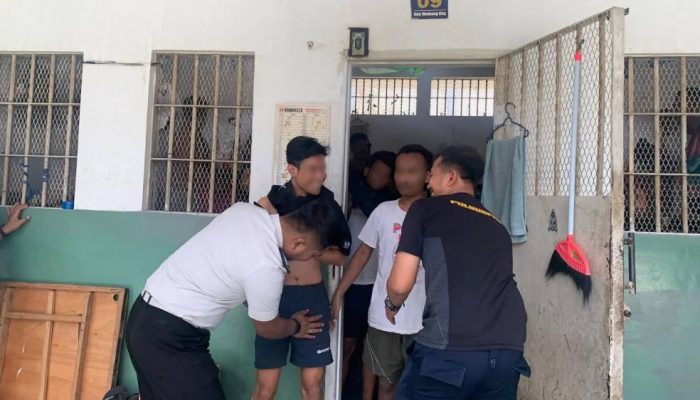 Rutan Kelas I Surabaya Sisir Kamar Warga Binaan, Antisipasi HP Ilegal dan Narkoba